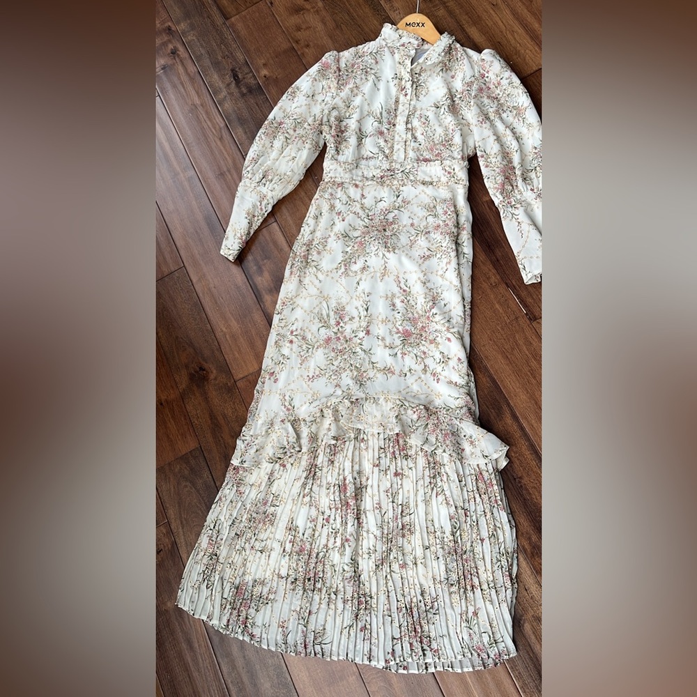 Twice Chic Boutique Floral Elegance Long Sleeve Dress